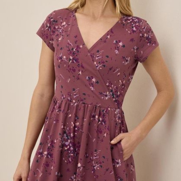 Pact organic fit & flare crossover dress - Picture 2 of 7